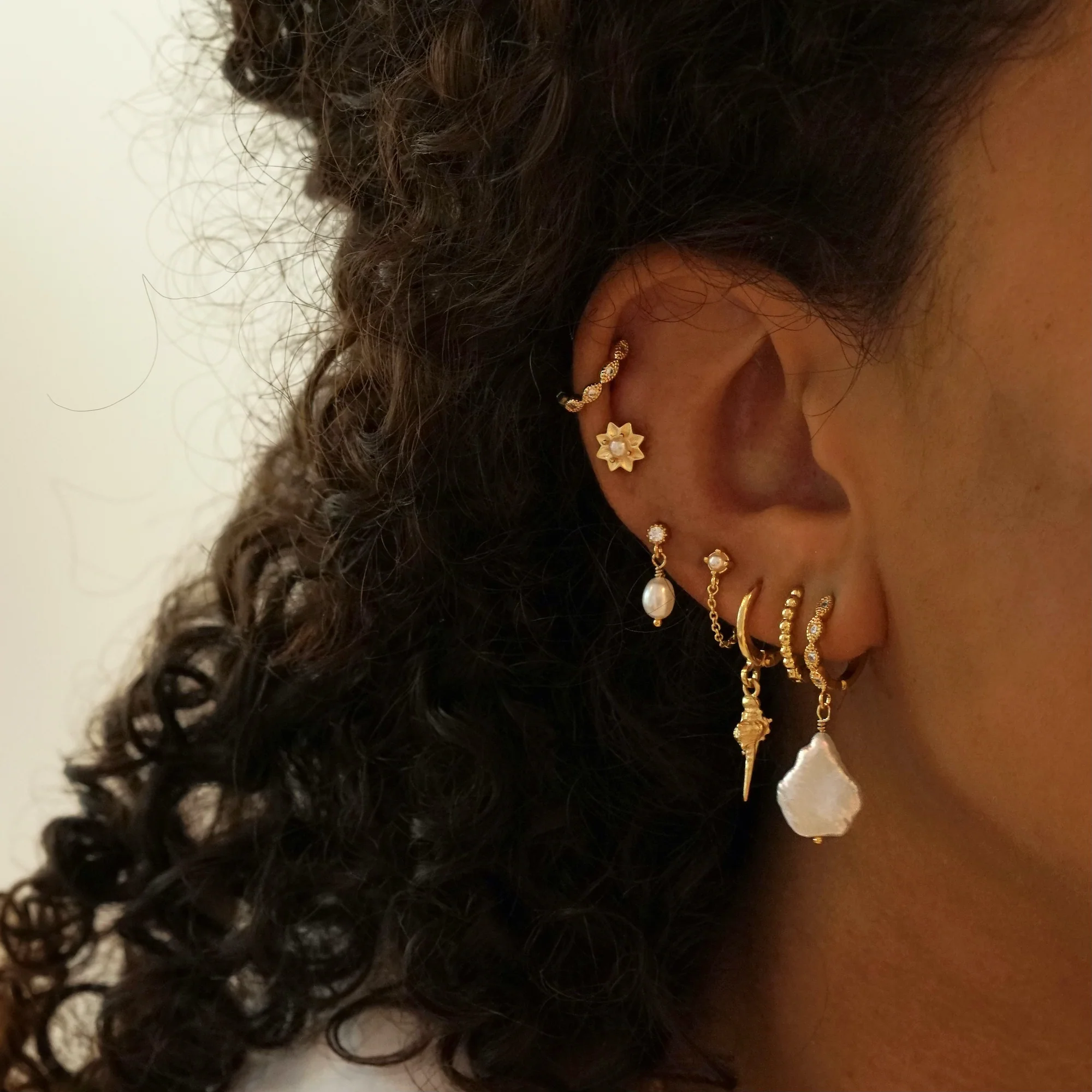 Freshwater Pearl Cubic Earring - Image 2