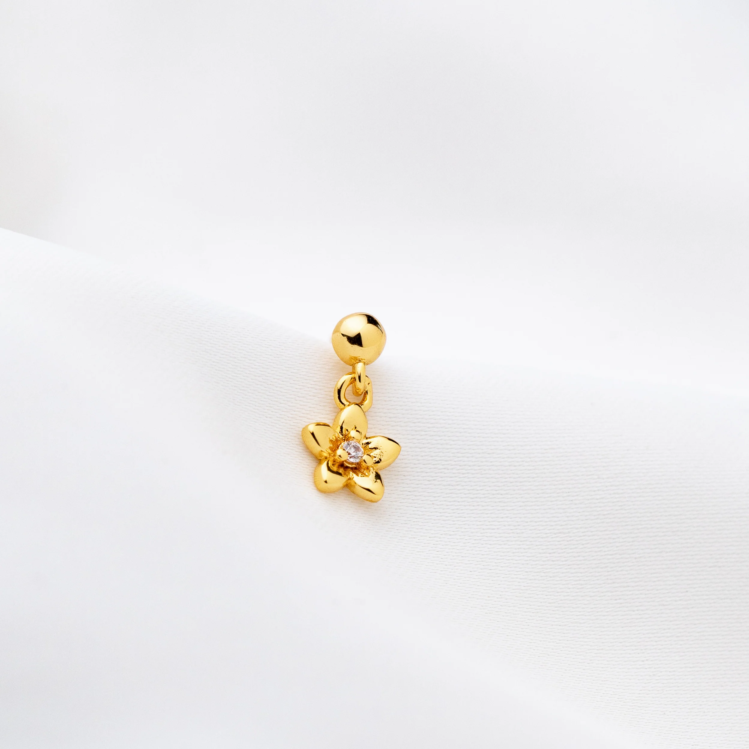 Mini Flower Earpin
