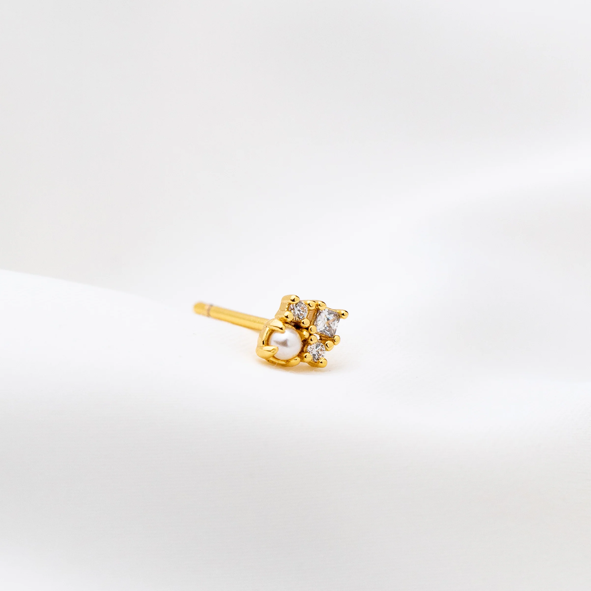 Royal Pearl Stud - Image 3