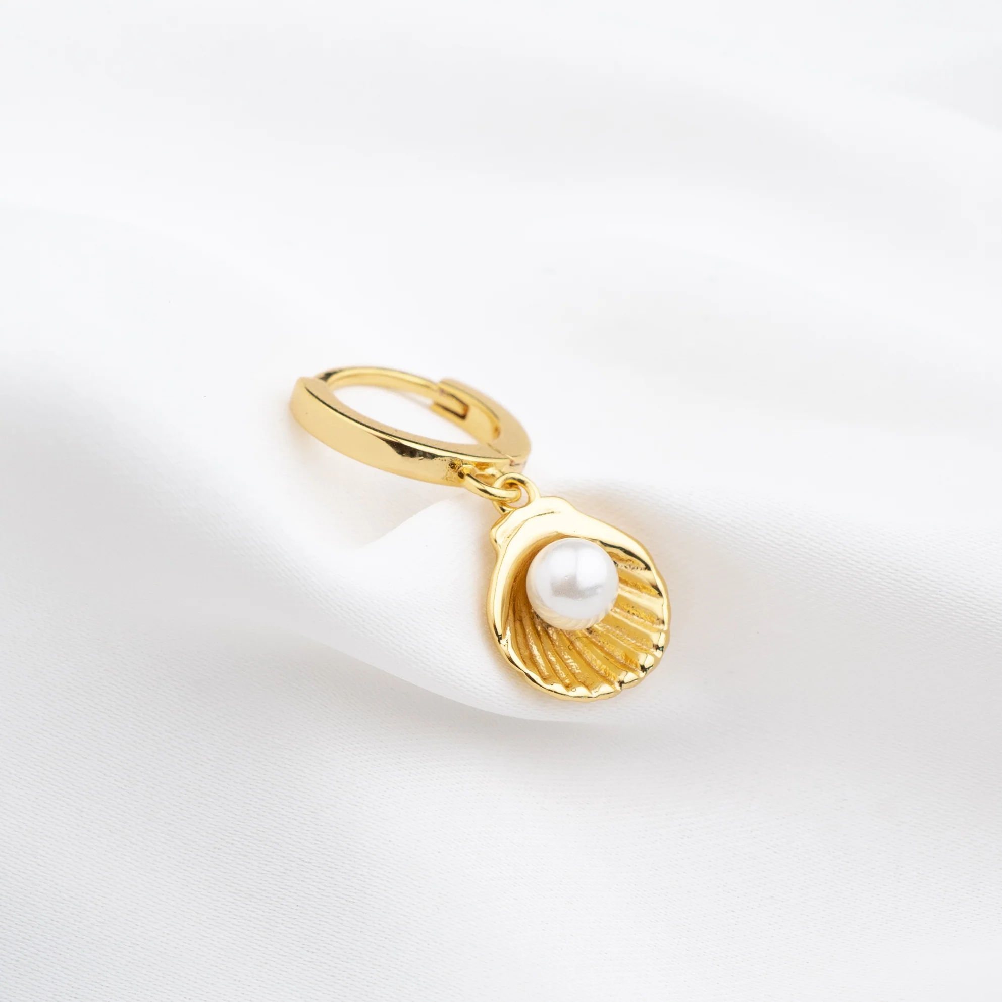 Shell Pearl Earring