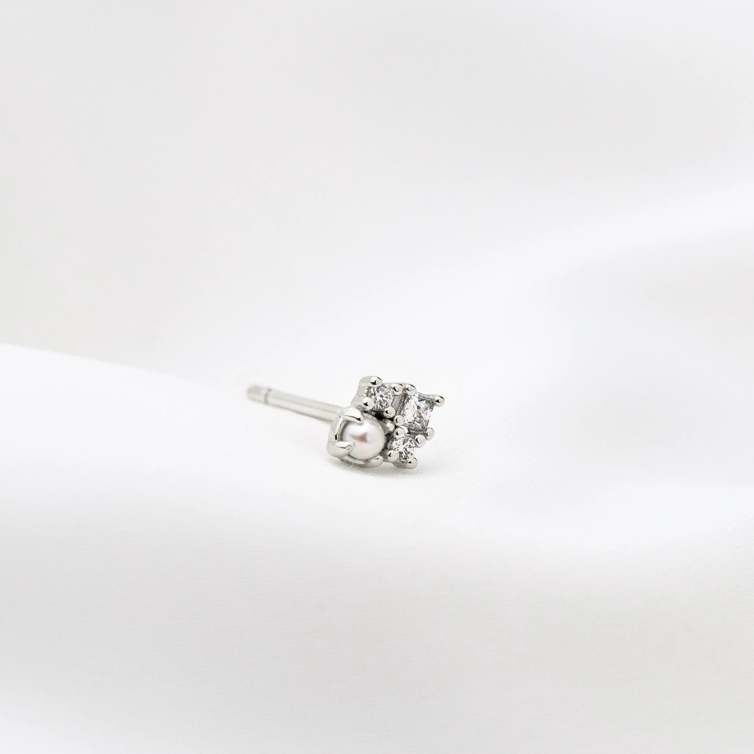 Silver Royal Pearl Stud