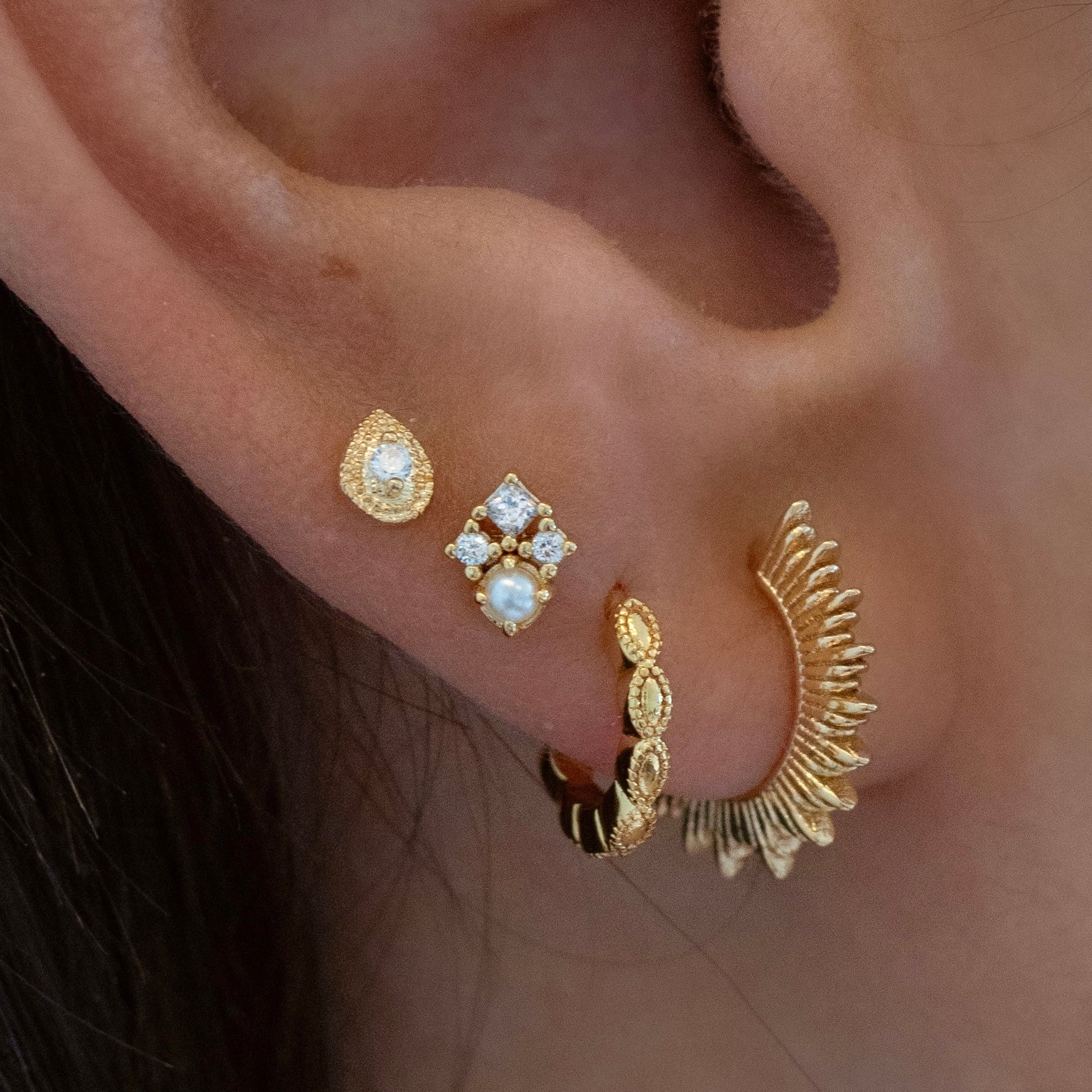 Silver Royal Pearl Stud - Image 3