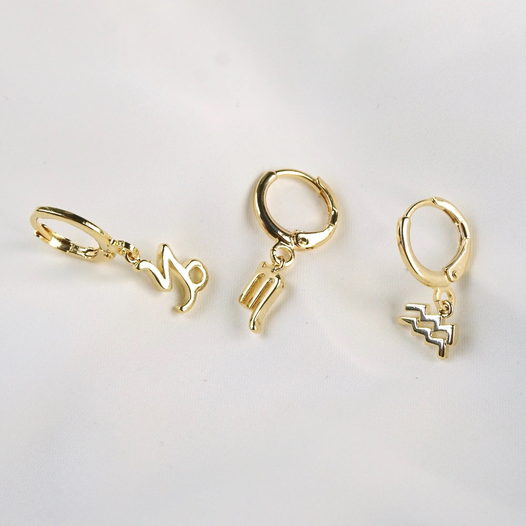 Silver Star Sign Earring - Image 5