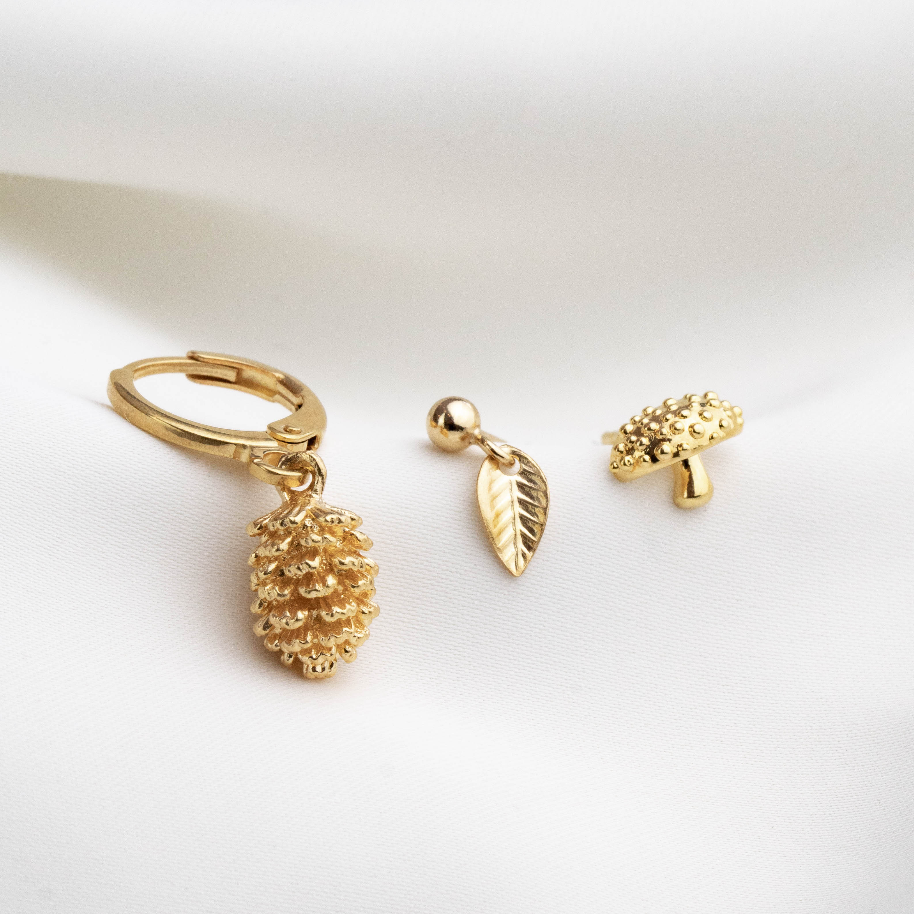 Small Leaf Earpin - Image 3