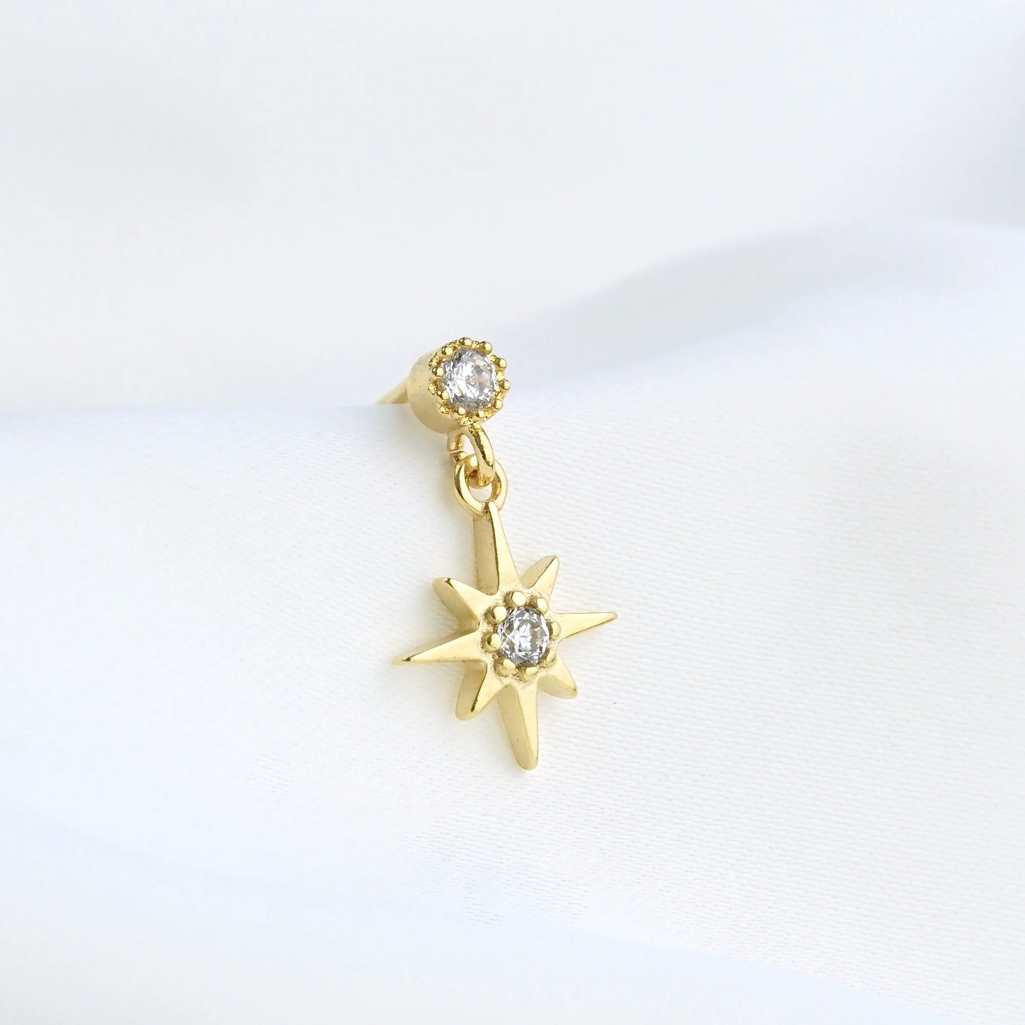 Small Sparkling Star Earpin - Image 3