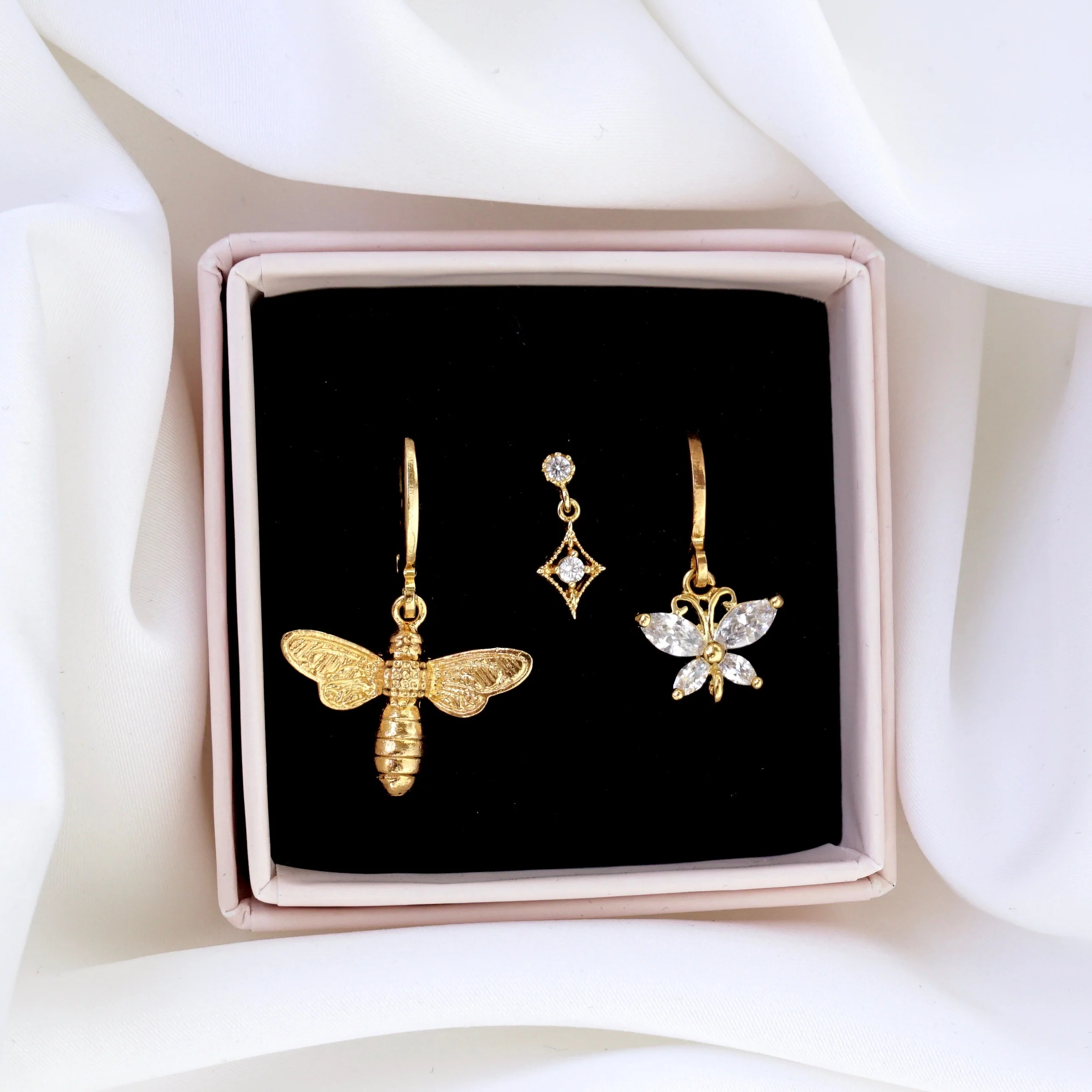 Sparkling Cubic Earpin - Image 5