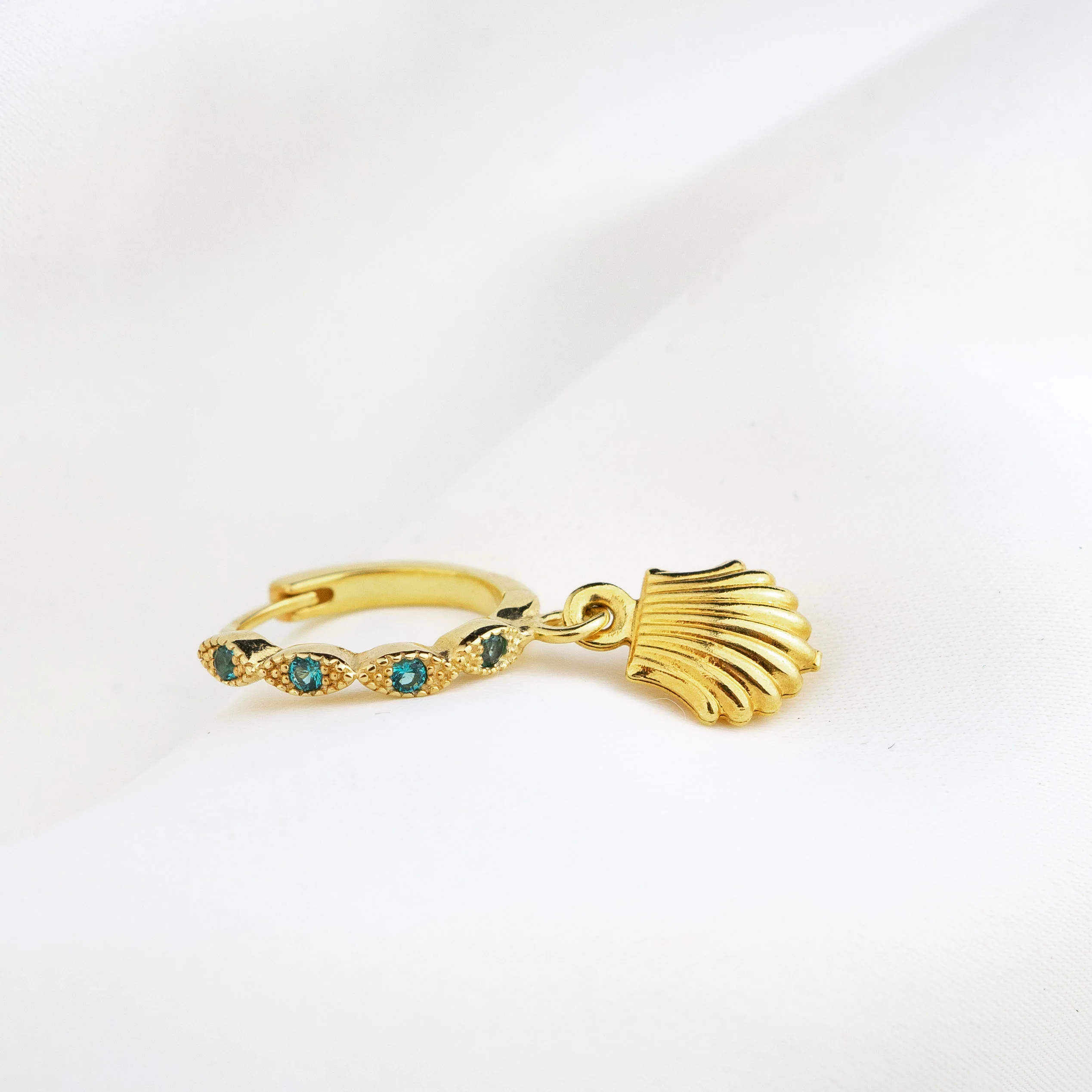 Turquoise Queen Scallop Earring - Image 3